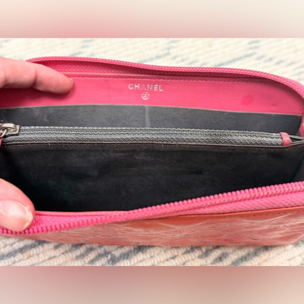 CHANEL Pink Barbie Y2K Vintage Lucky Charm Patent Leather Long Zip Wallet/Clutch - Picture 14 of 16